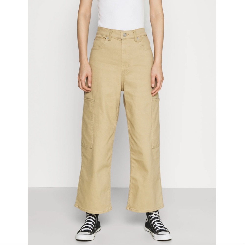 Levi’s Wide Leg Cropped Utility Pants in Incense Sound Khaki Beige NEW